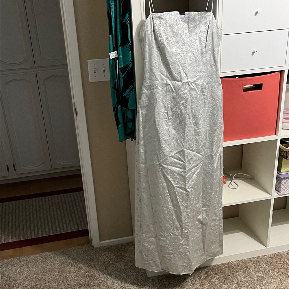 Dave & Johnny Elegant Silver Dress